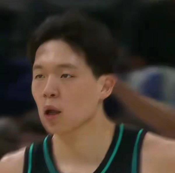 杨瀚森G联赛狂砍20+7+7+2+2！中国新星用万能发达战胜发展定约