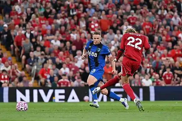 1分钟闪击+头球双响！埃基蒂克踢疯了，他值不值9500万？