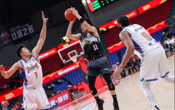 输吉林，赛后刘炜怒批一东谈主，球迷反怼:最差的是你，该下课了