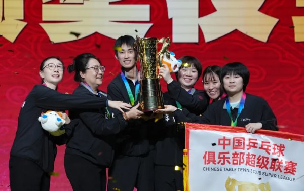 深圳大学夺得乒超女团冠军，孙颖莎隔空捧场，蒯曼笑称“蹭”到一个冠军