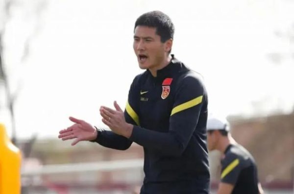 回转！于汉超、周挺过问国足原因曝光，难怪郑智会离任