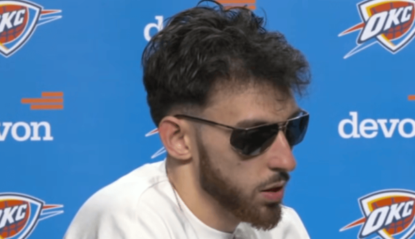 切特：当你过问浩荡元气心灵防护却被抢下前板，这真的很伤士气