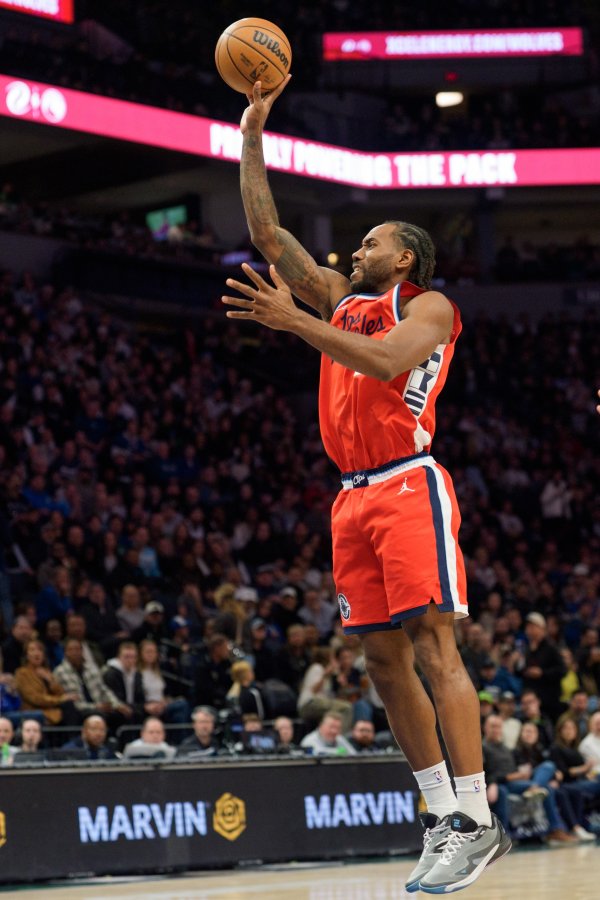 战神卡莅临！莱昂纳德第四节单节砍下20分 平糊口第四节得分记录